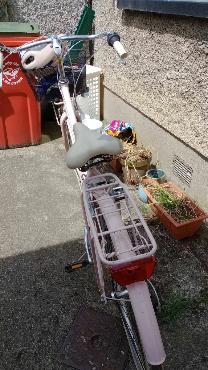 Pale Pink Ladies Bike - Image 2
