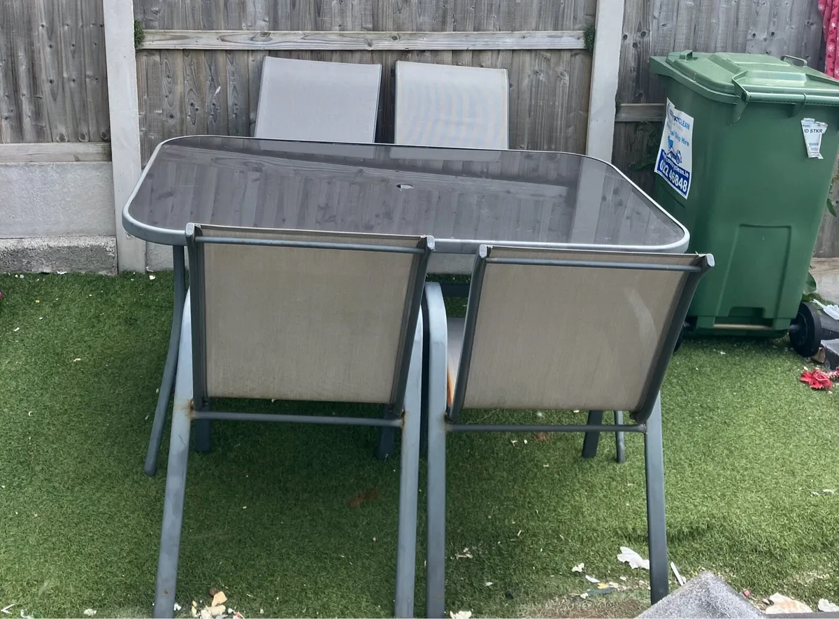 Table chairs - Image 2