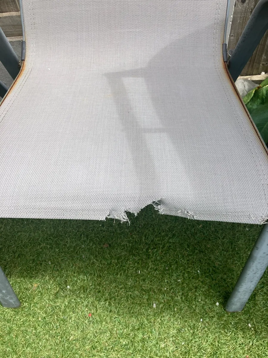Table chairs - Image 4