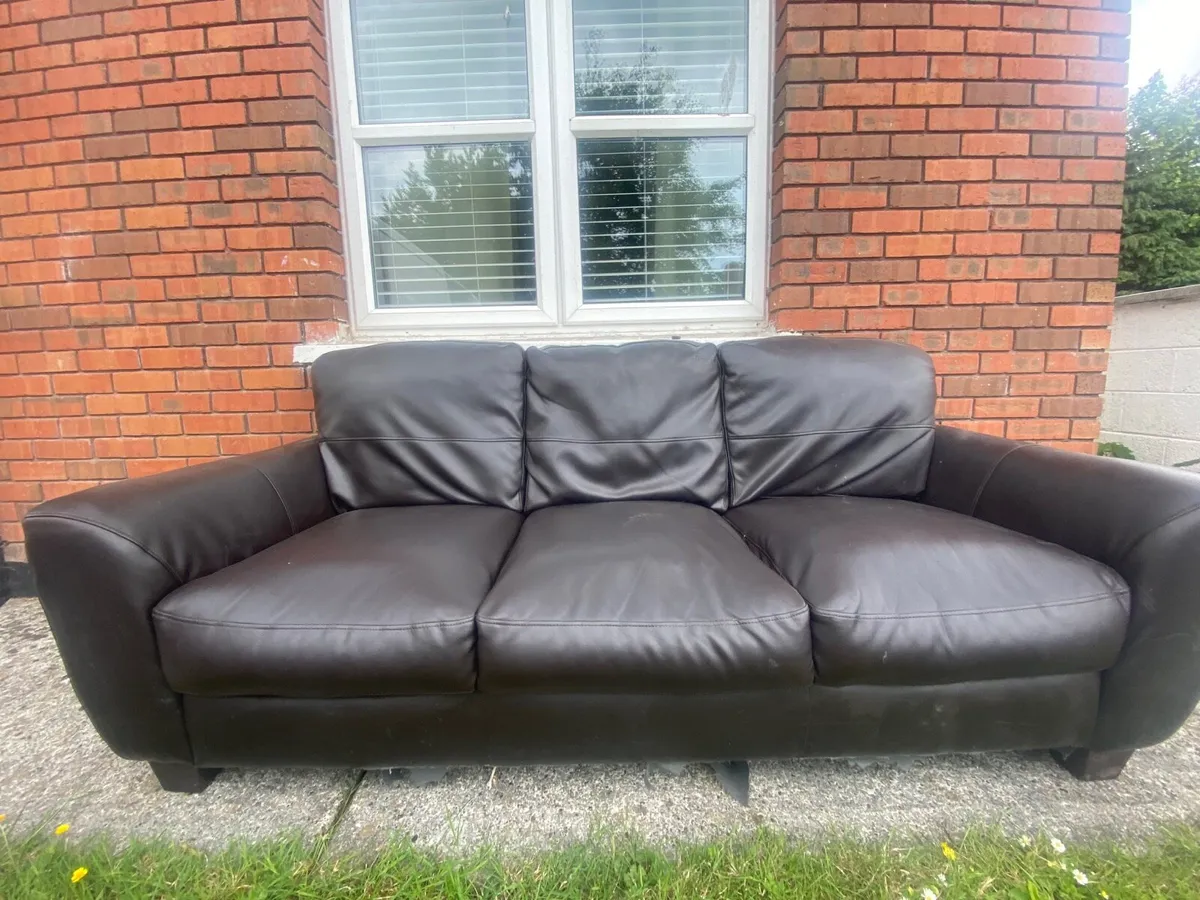 Couch - Image 2