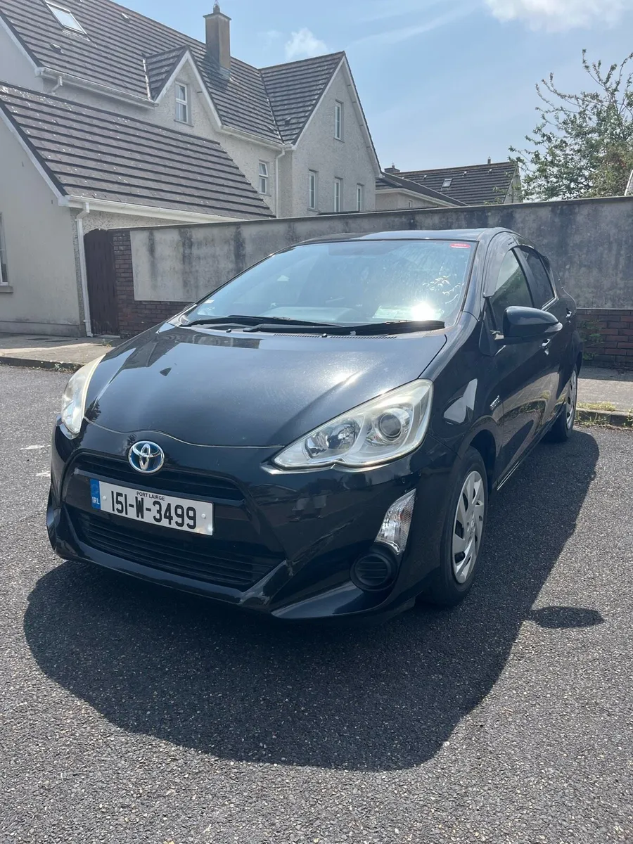 2015 Toyota Aqua 1.5 Hybrid Automatic - Image 3