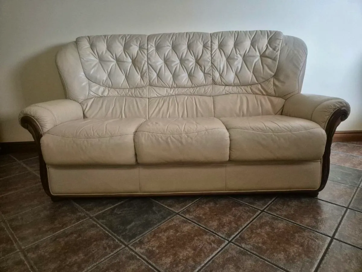 Couches and kitchen chairs - Image 1