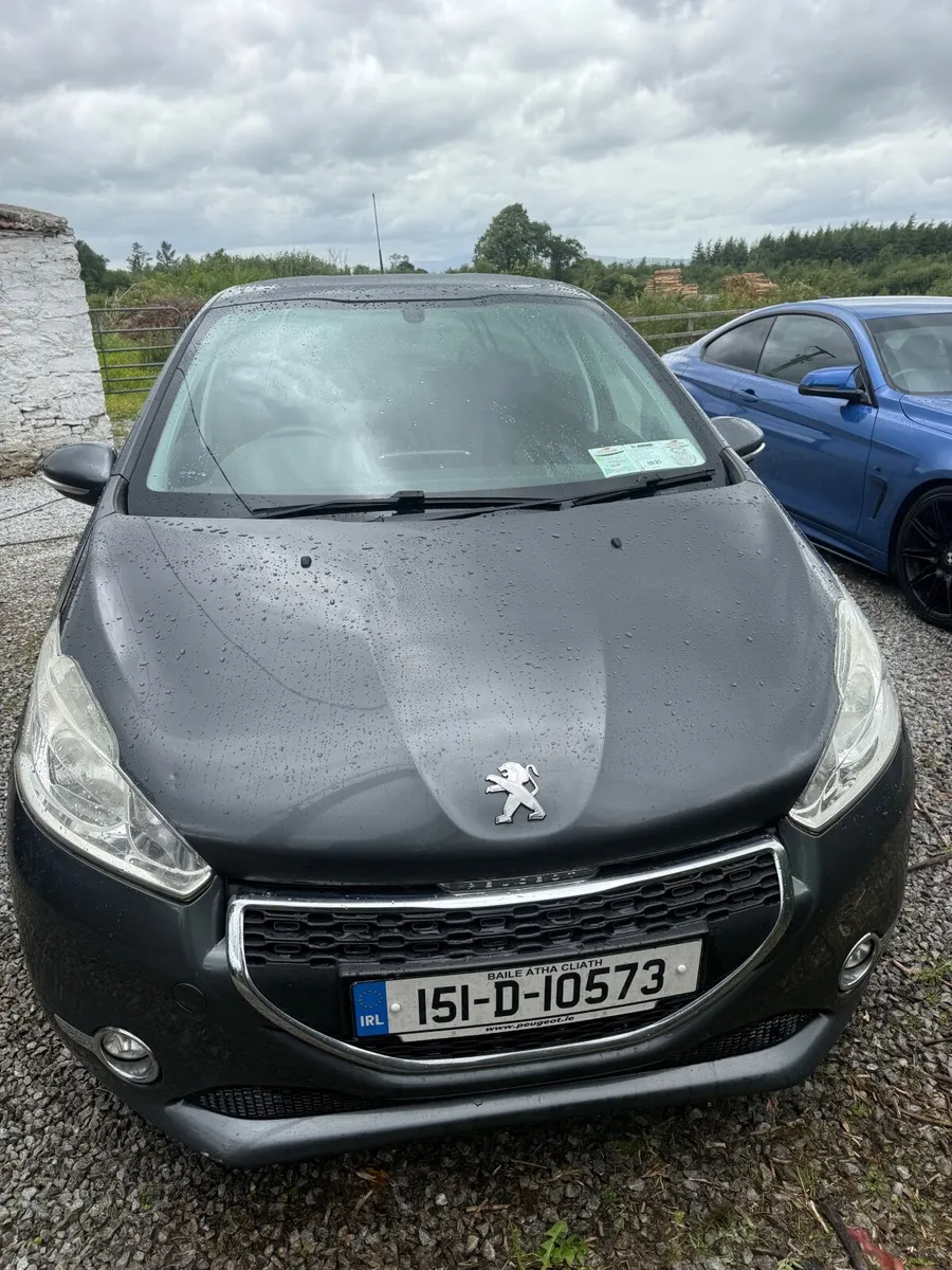 Peugeot 208 2015 - Image 1