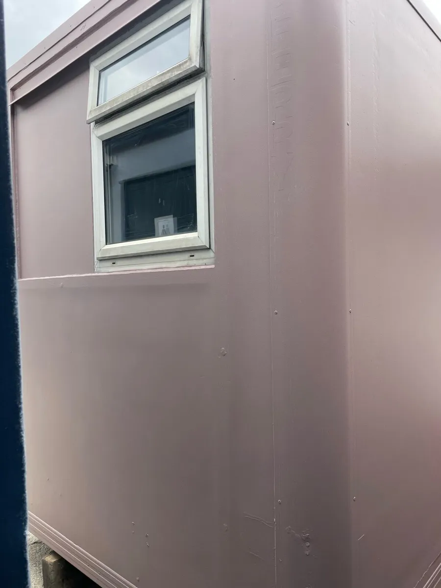 Insulated storage unit - Image 2
