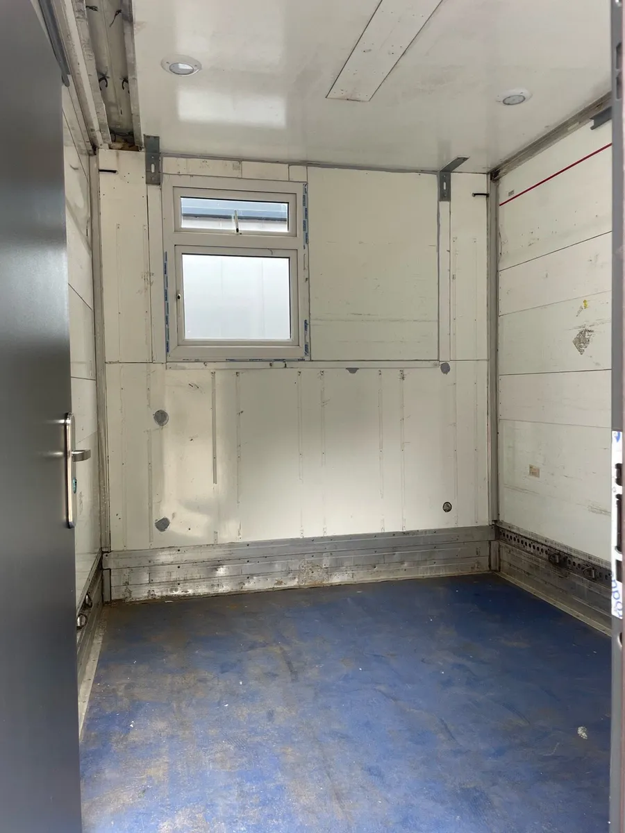 Insulated storage unit - Image 3
