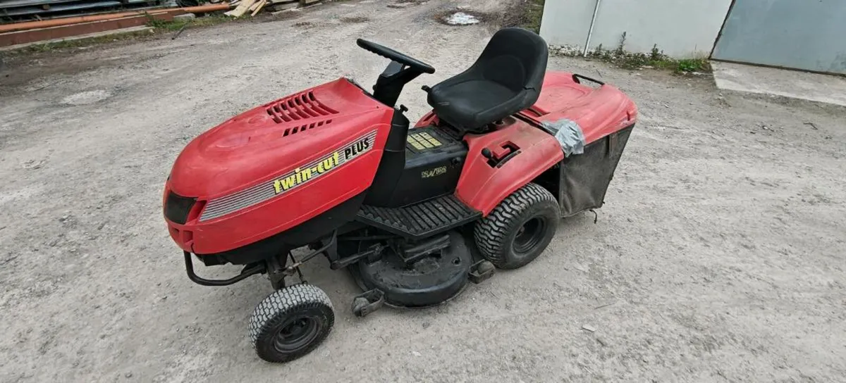 Ride on mower - Image 1
