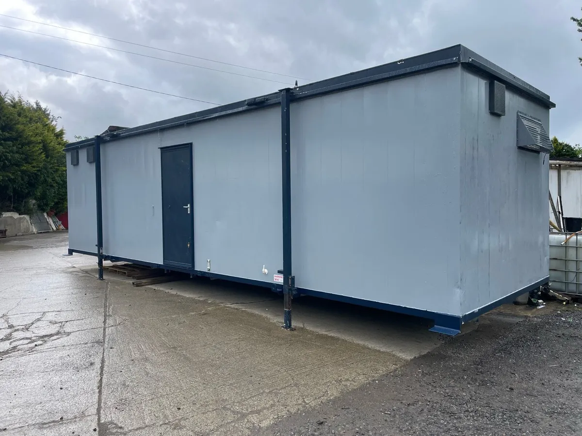 Toilet block unit - Image 2