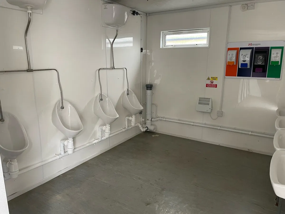 Toilet block unit - Image 3