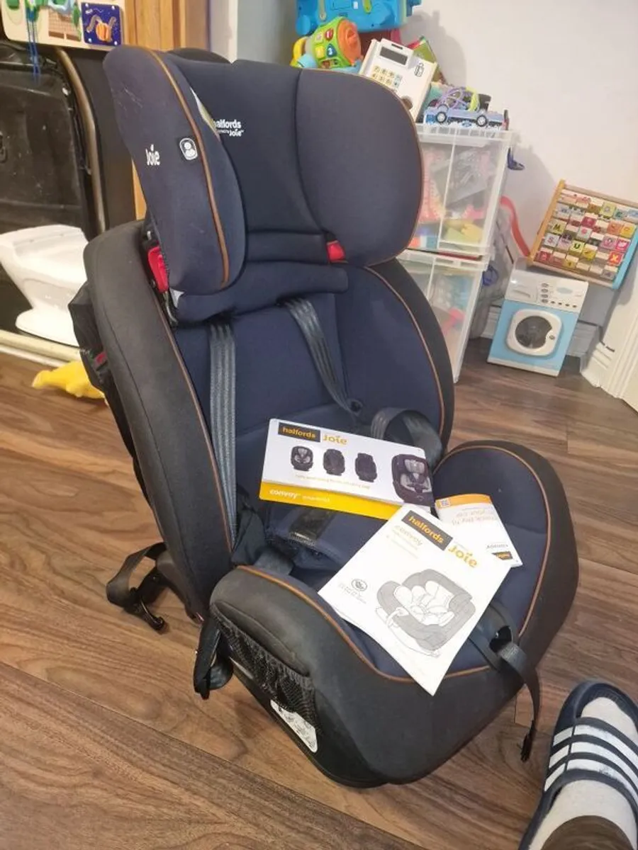 Joie baby chair  isofix base - Image 2