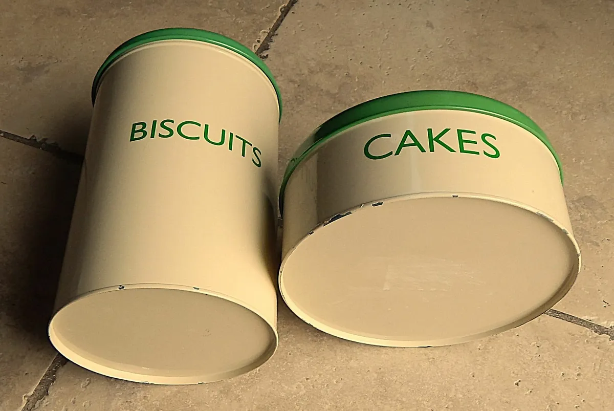 2 Enamel Biscuits & Cake Storage Tins - Image 2