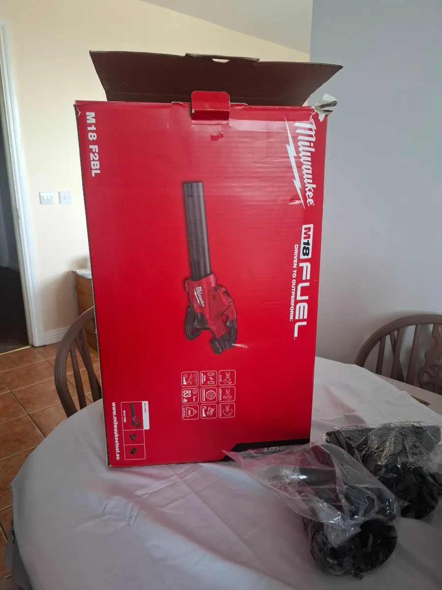 Milwaukee Leaf Blower