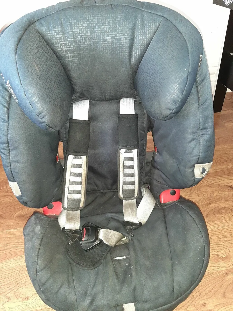 Child Car seat - Image 1
