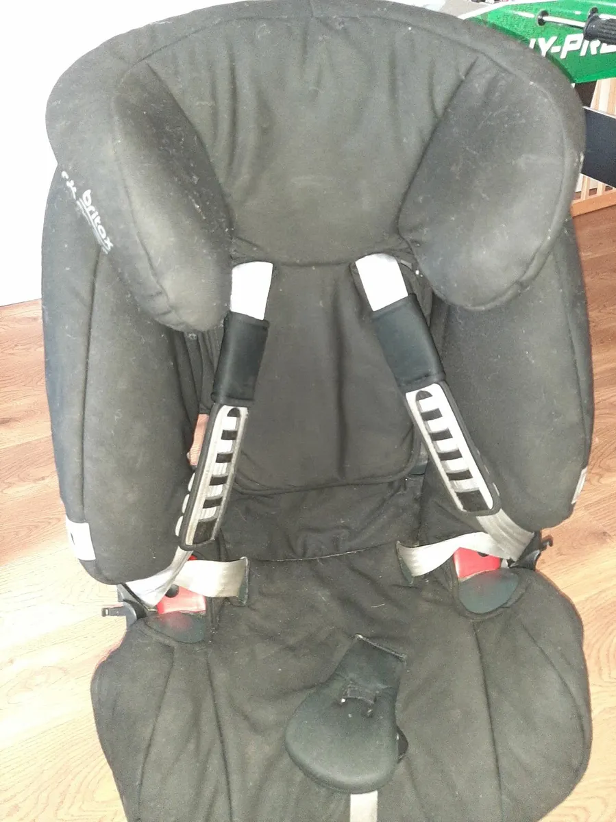 Child Car seat - Image 1