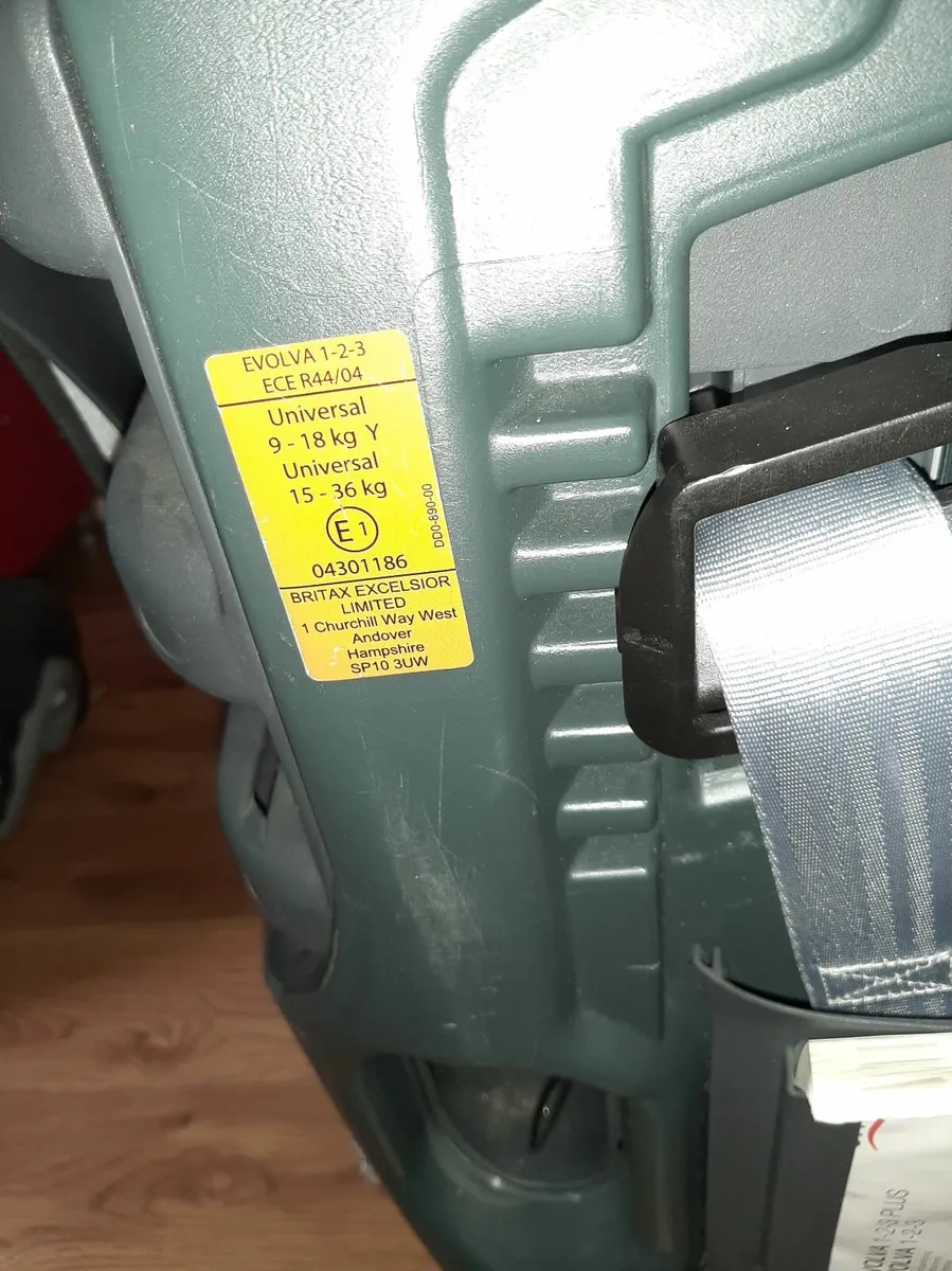 Child Car seat - Image 2