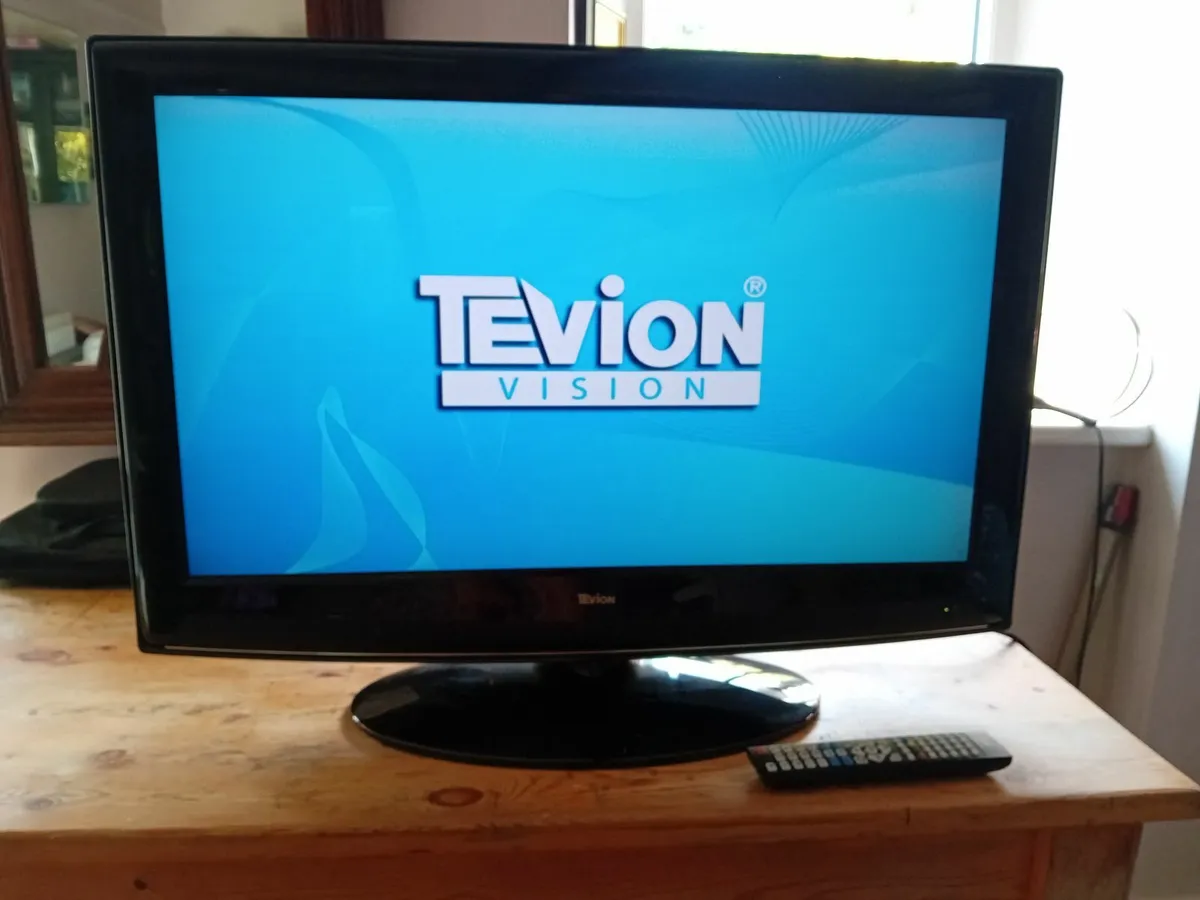 TV and stand - Image 2