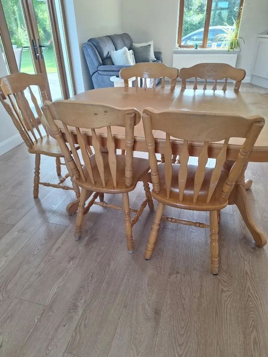 Table and 5 Chairs - Image 3