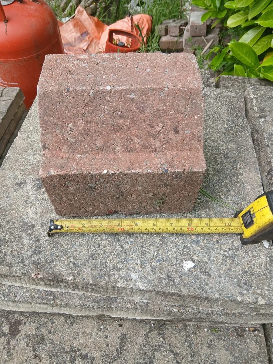 Bill Nose Concrete Kerbing Blocks - Image 1