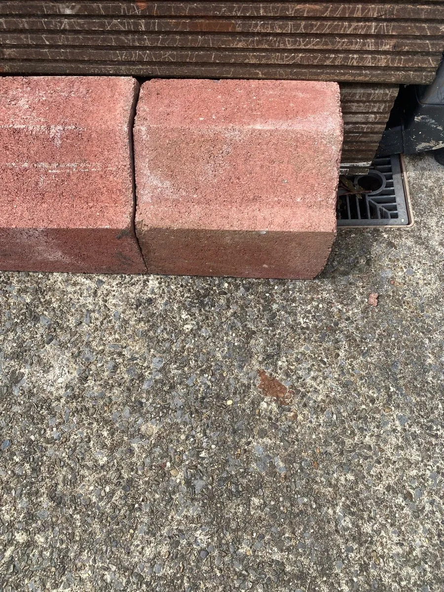 Bill Nose Concrete Kerbing Blocks - Image 3