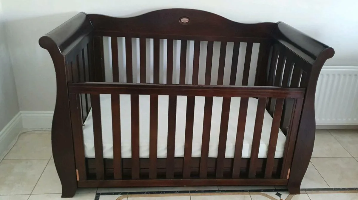 Sleigh Royale Cot Bed for sale - Image 1