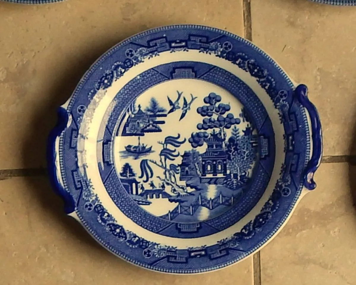 Selection of Willow Pattern Plates - Image 2