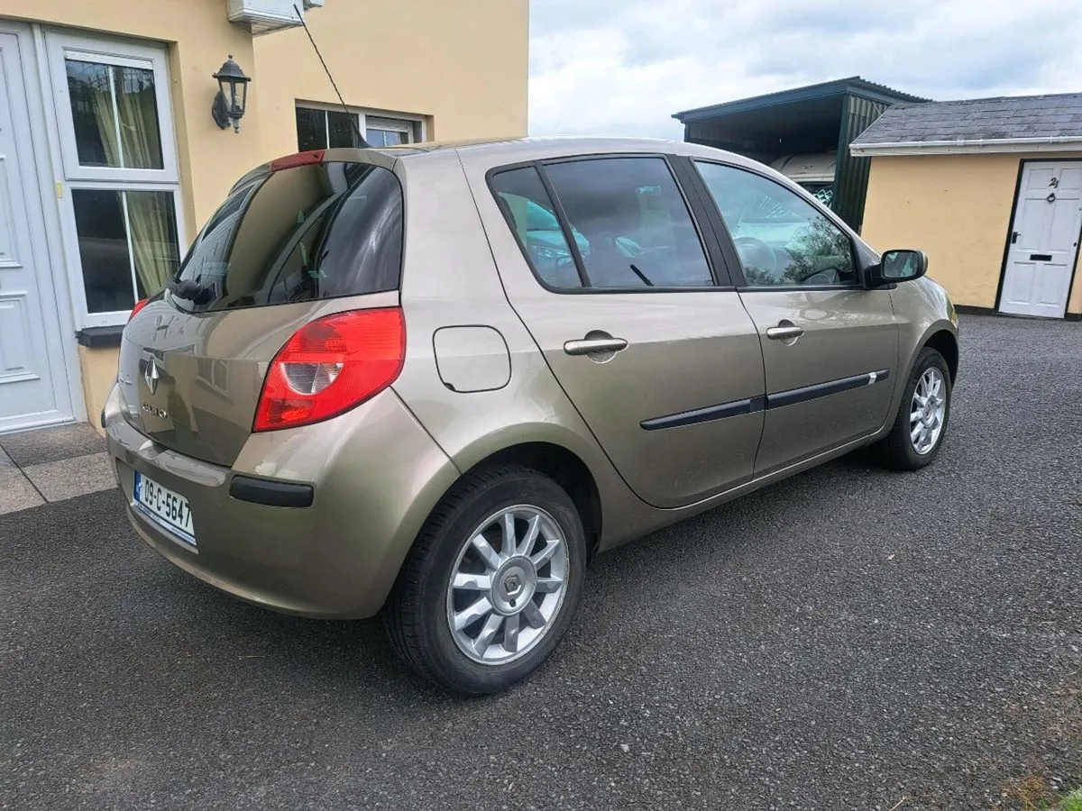 Renault Clio - Image 4
