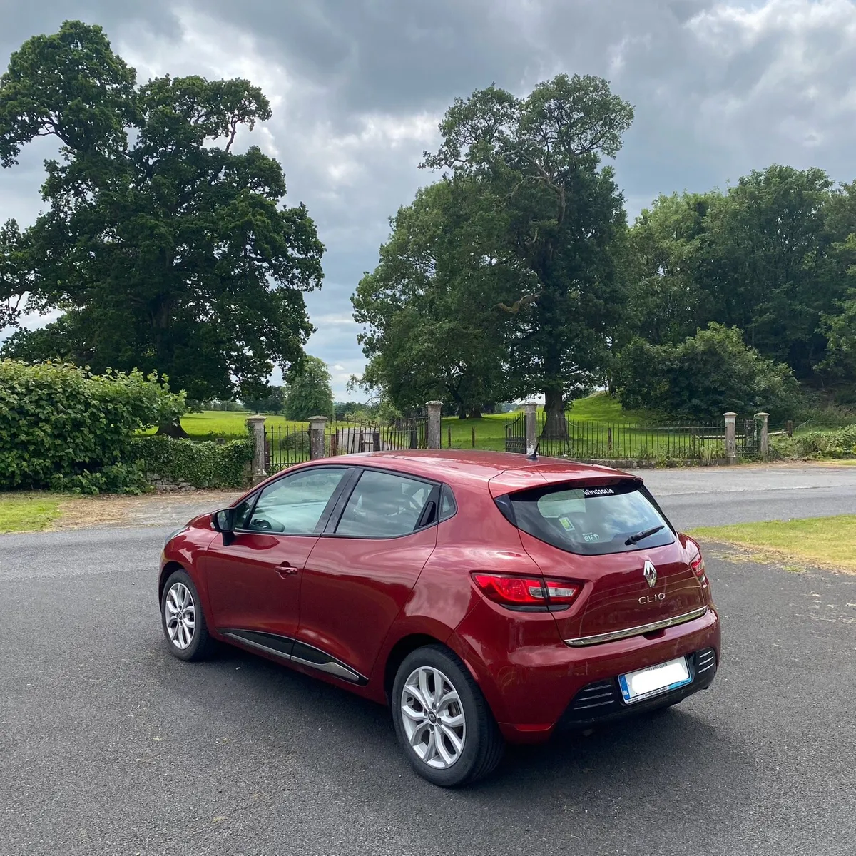 Renault Clio - tiny miles - as new condition - Image 4