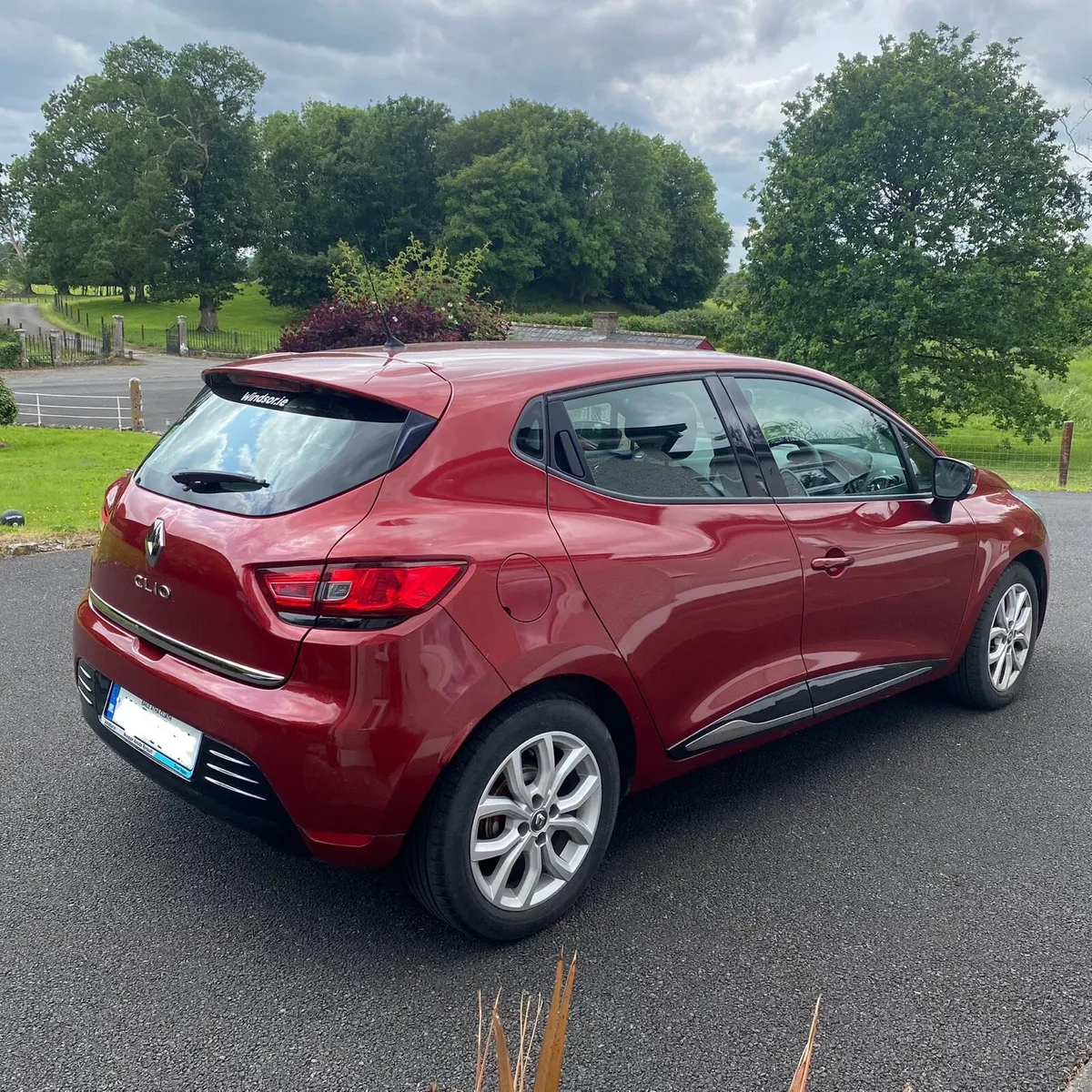 Immaculate Renault Clio (42kms) - Image 2