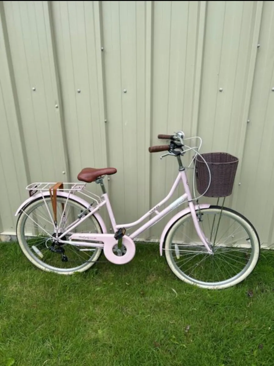 Woman’s bicycle - Image 1