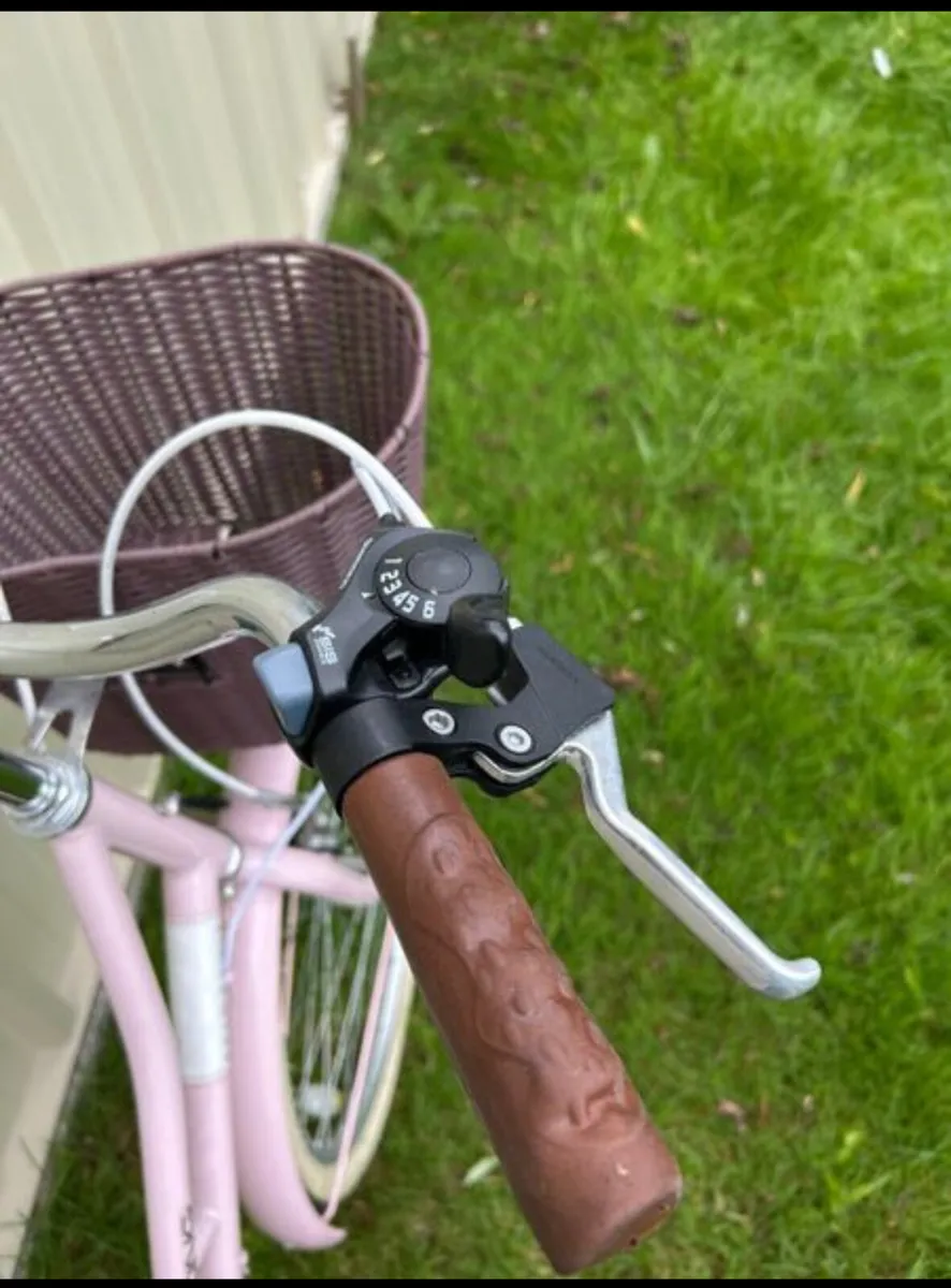 Woman’s bicycle - Image 4