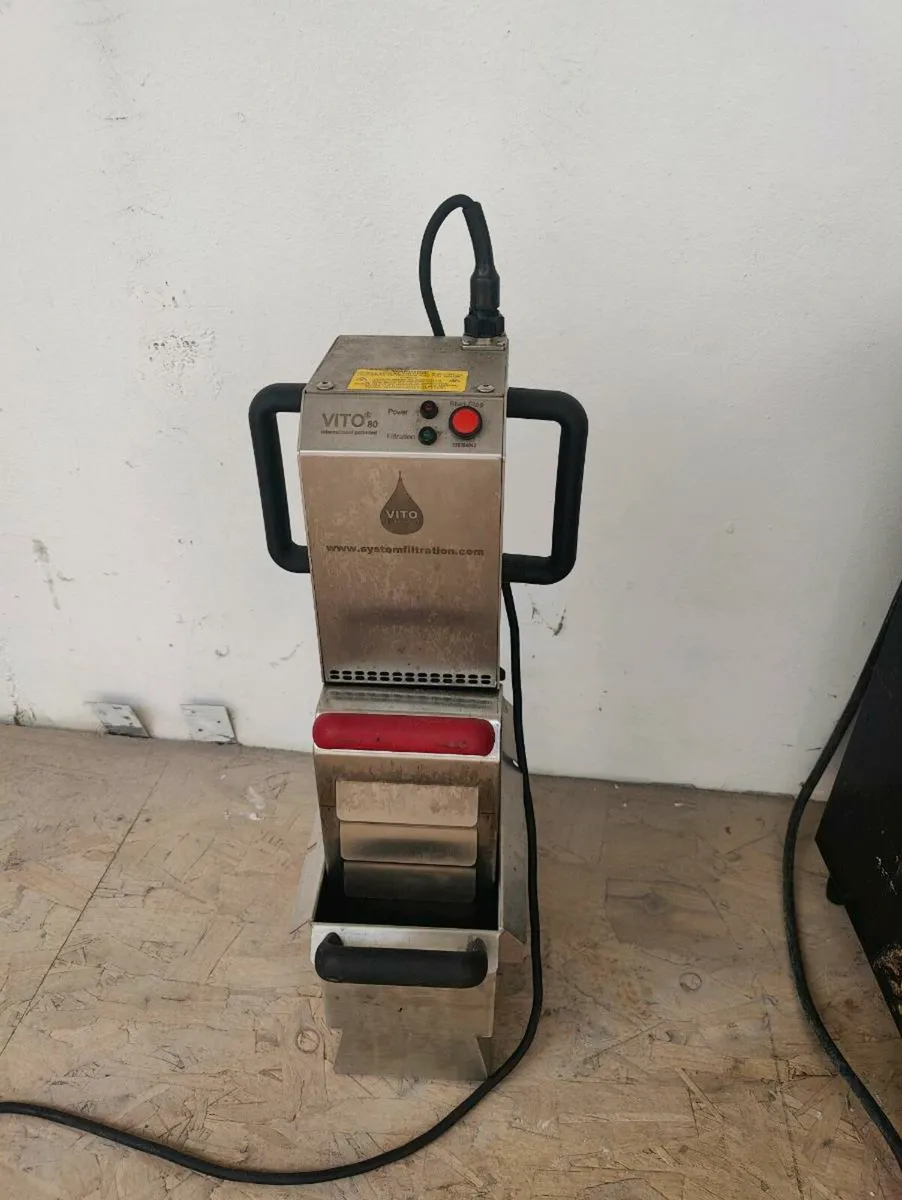 Vito 80 oil filtering machine - Image 2