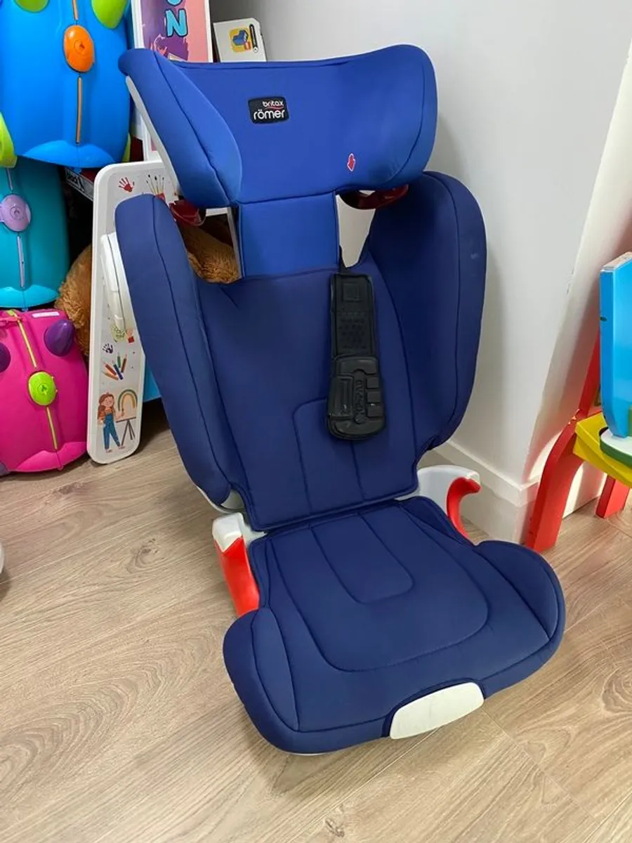 Britax Romer Kidfix XP SICT booster (15-36kg) - Image 1