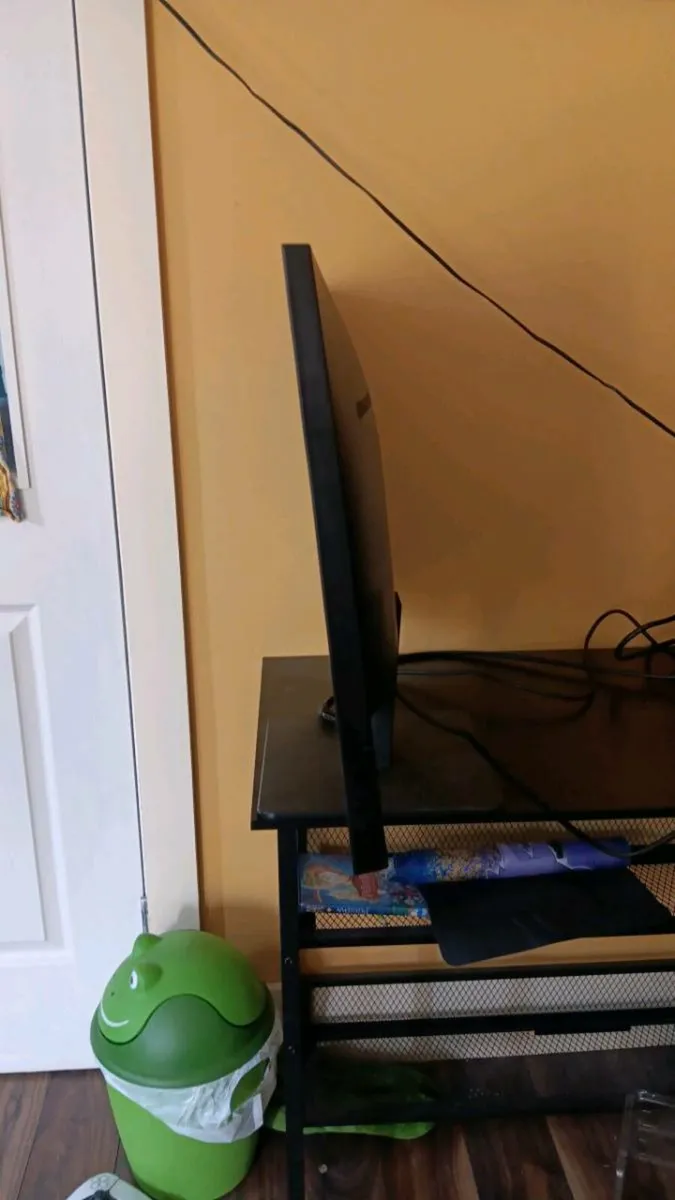 4k AOC 27 inch monitor - Image 4