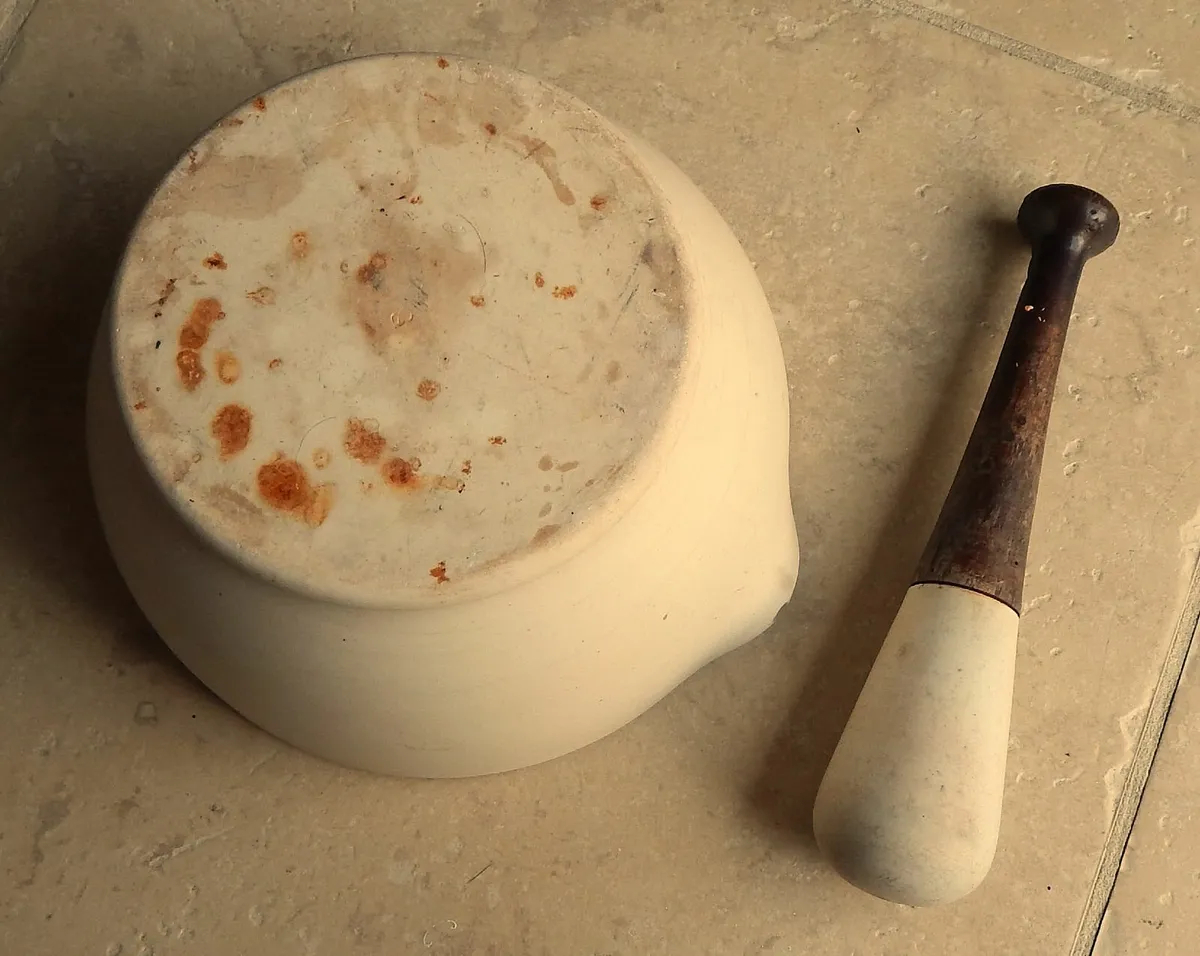 Large Vintage Apothecary Stoneware Mortar & Pestle - Image 4