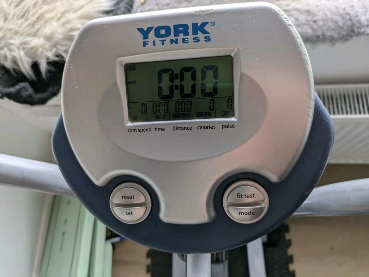 Cross trainer (for collection only) - Image 1