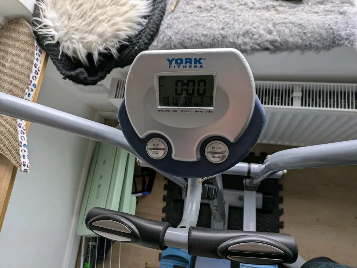 Cross trainer (for collection only) - Image 2