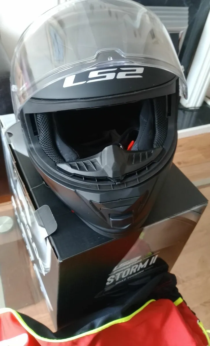 Helmet - Image 4
