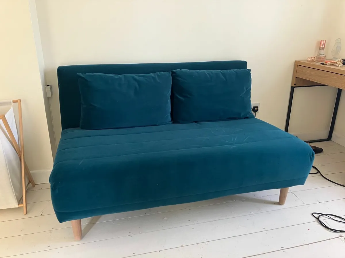 Pullout couch - Image 1