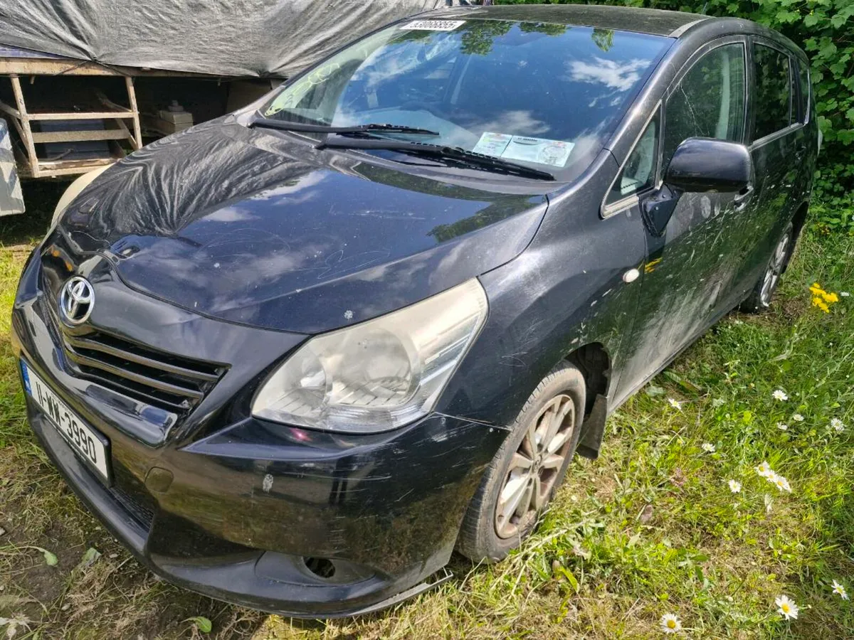 2011 Toyota Corolla Verso parts - Image 1
