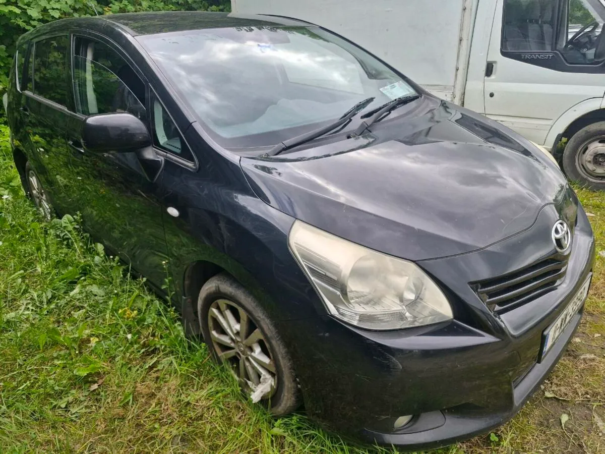 2011 Toyota Corolla Verso parts - Image 3