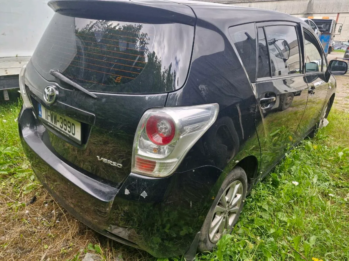 2011 Toyota Corolla Verso parts - Image 4