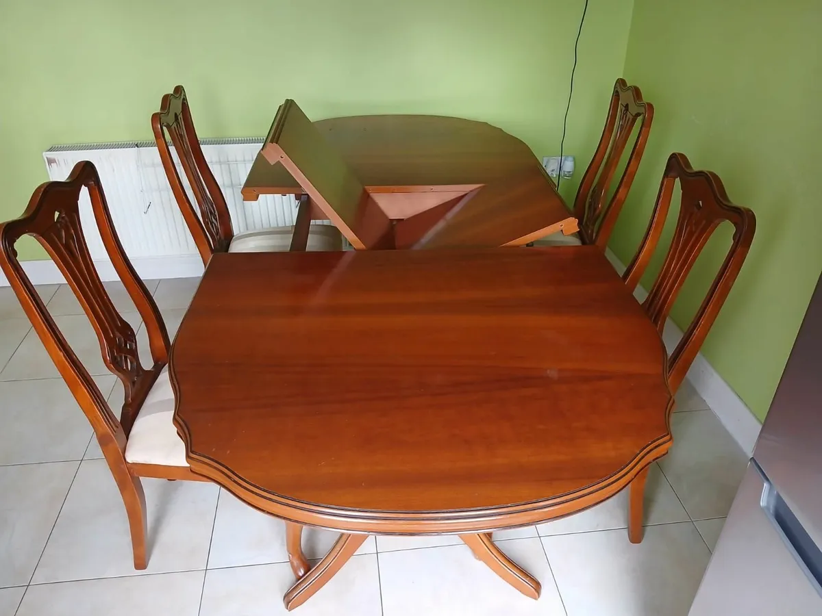 Dinning table - Image 1