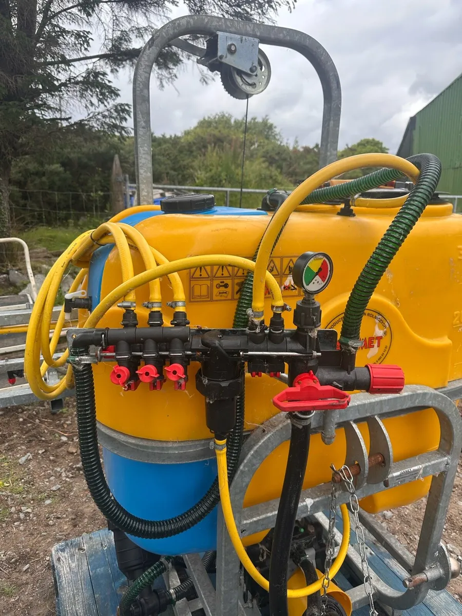 Jarmet 300 litre sprayer - Image 2