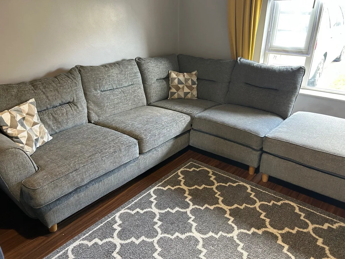 Corner sofa - Image 1
