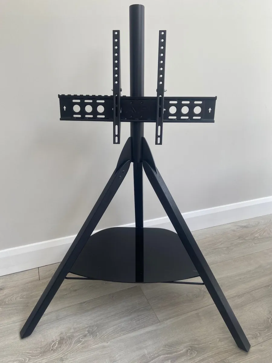 AVF Hoxton Tripod TV Stand - Image 1