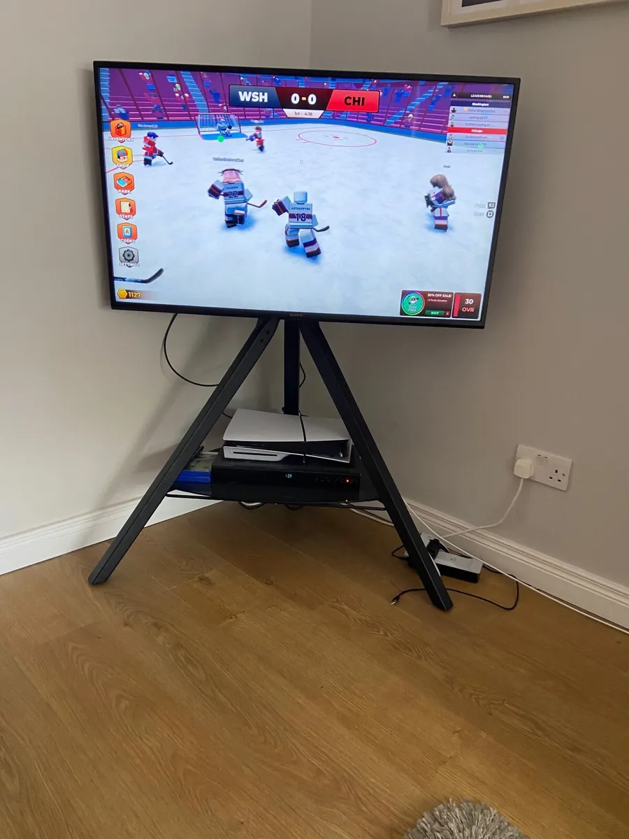 AVF Hoxton Tripod TV Stand - Image 2
