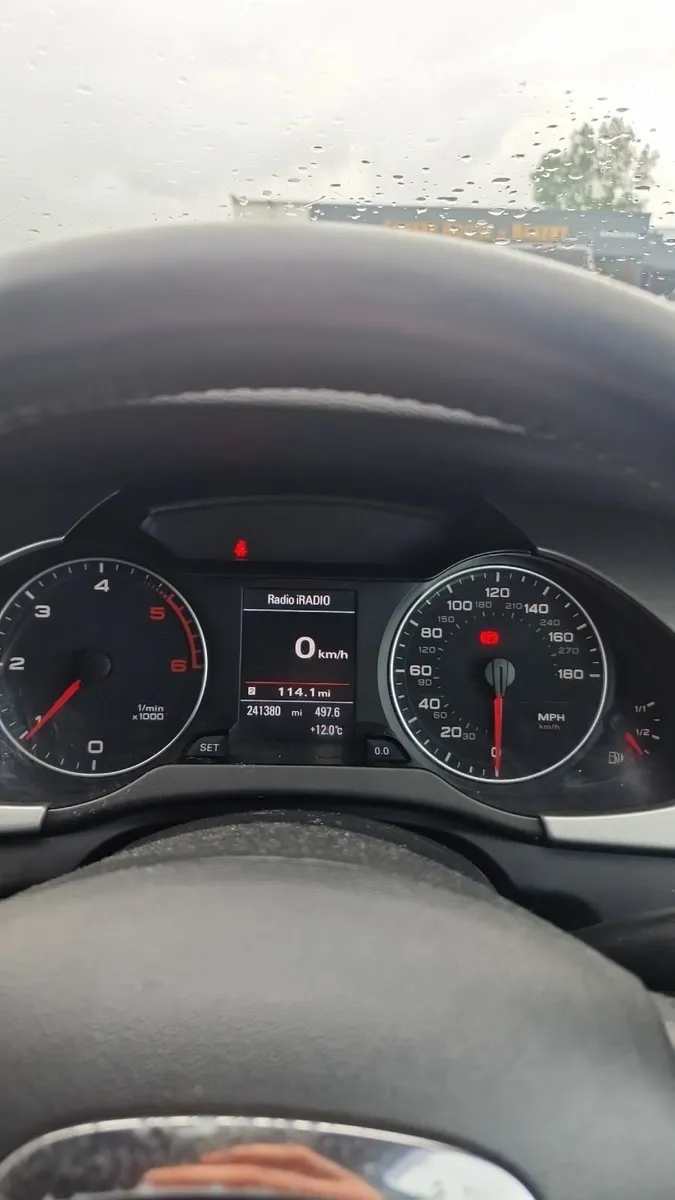 Audi A4 2011 - Image 2