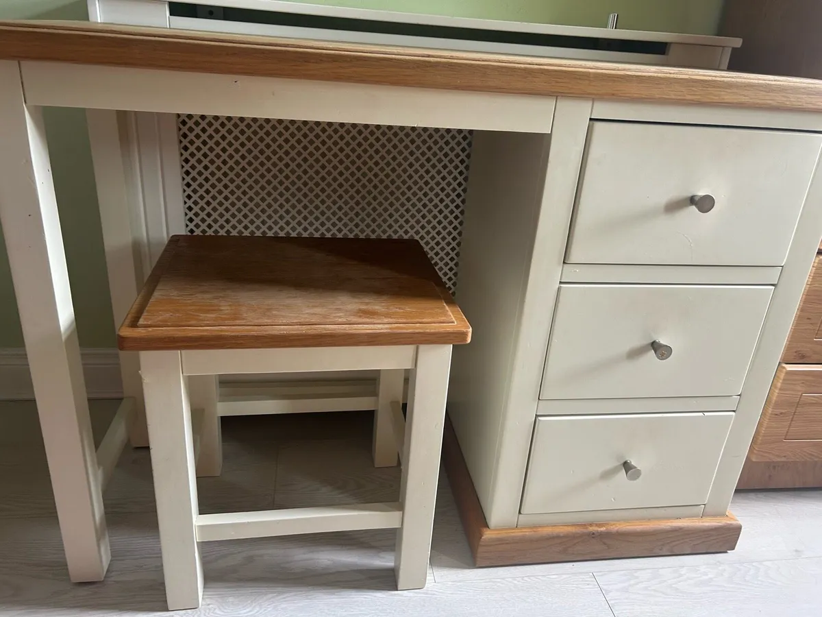 Dressing table and stool - Image 2