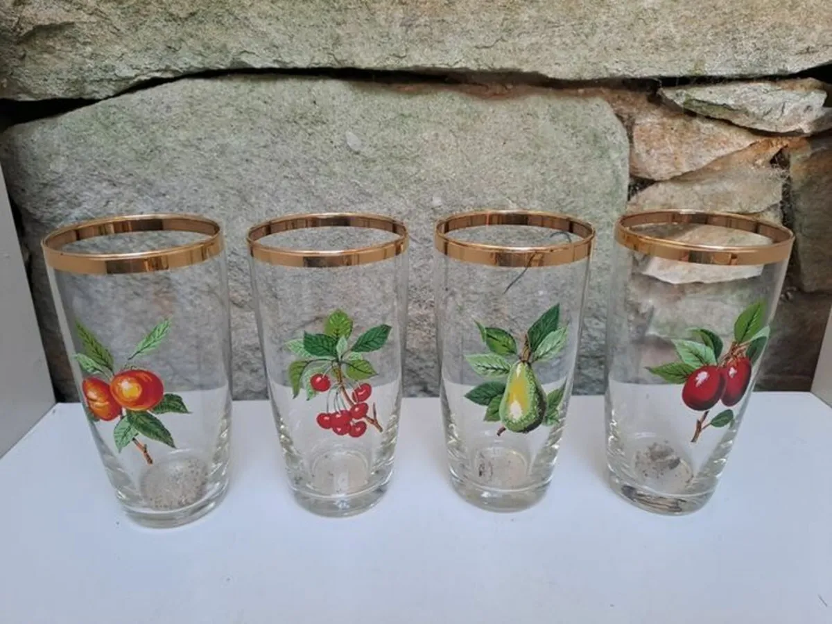 Vintage gold rimmed fruit tumblers - Image 1