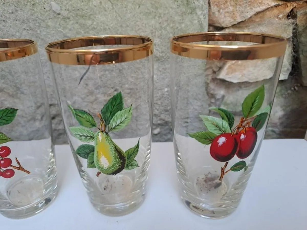 Vintage gold rimmed fruit tumblers - Image 2