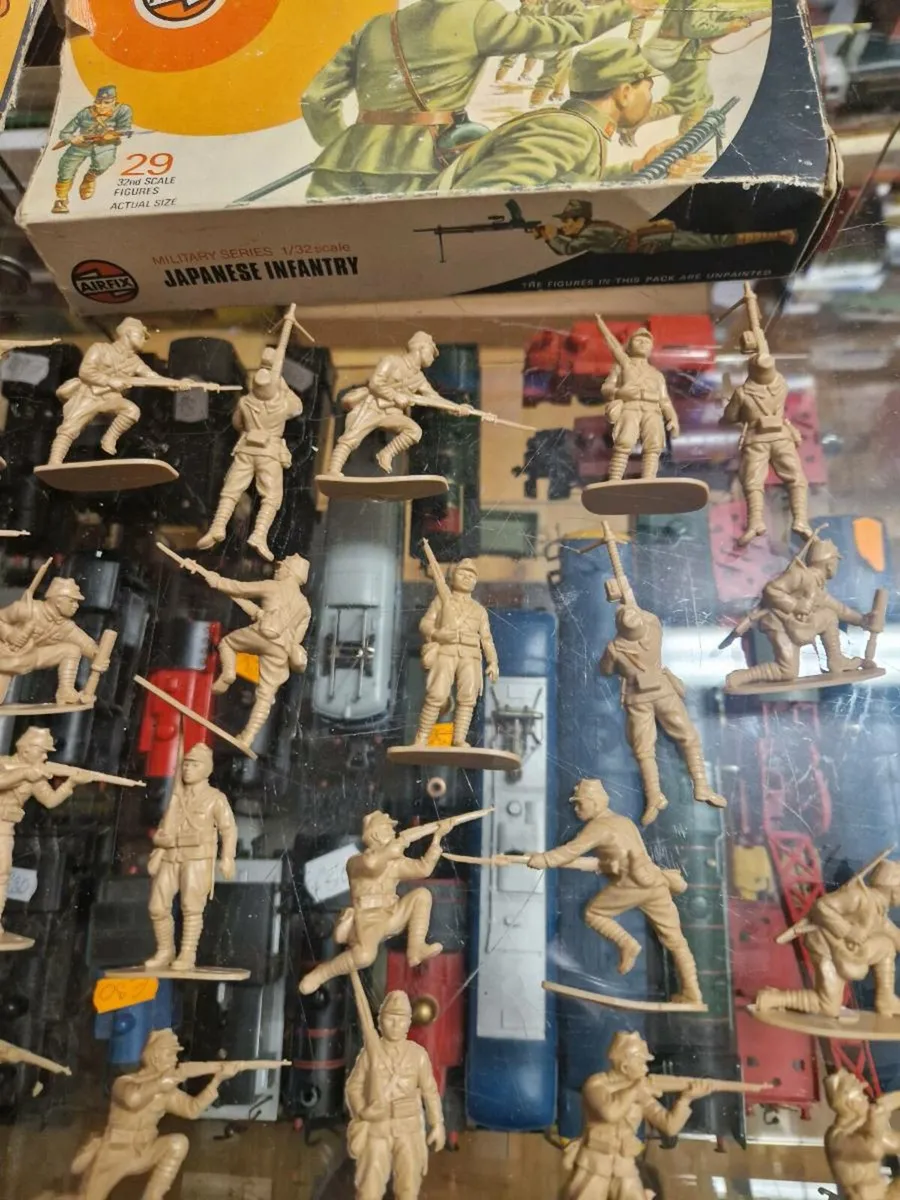 Vintage Airfix Japanese WW2 Soldiers 1.32 - Image 4